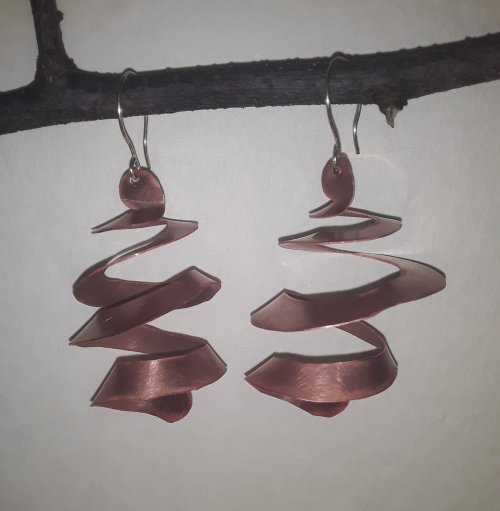 Curvaceous Copper Swirl Earrings